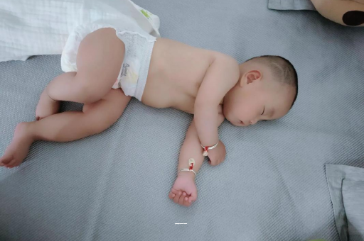 儋州4个月宝宝特点